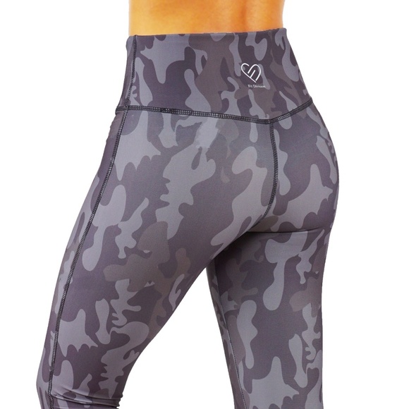 Camouflage Yoga leggings capri V shaped back - Picture 2 of 7